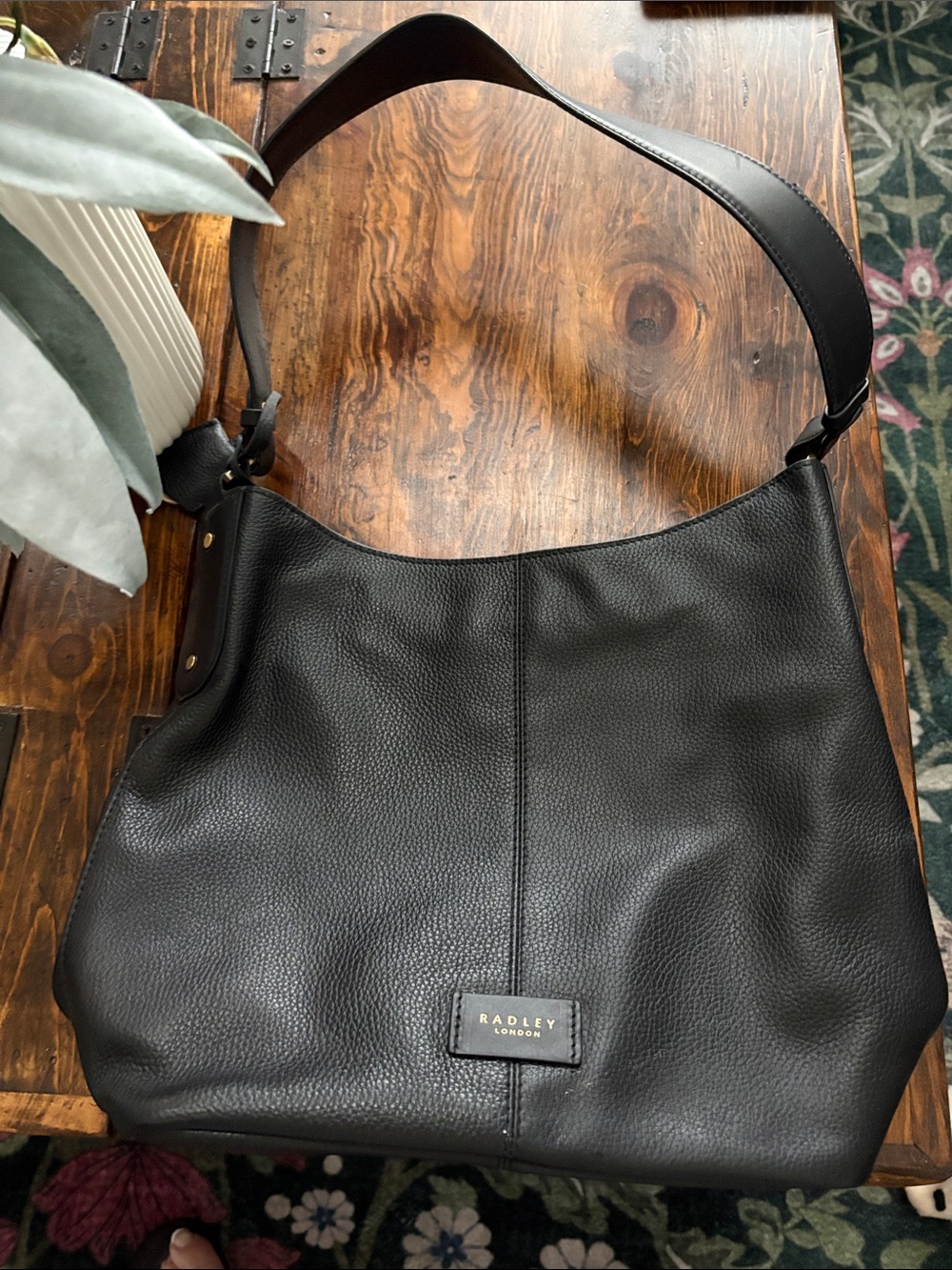 RADLEY LONDON Black Pebbled Leather Shoulder Bag